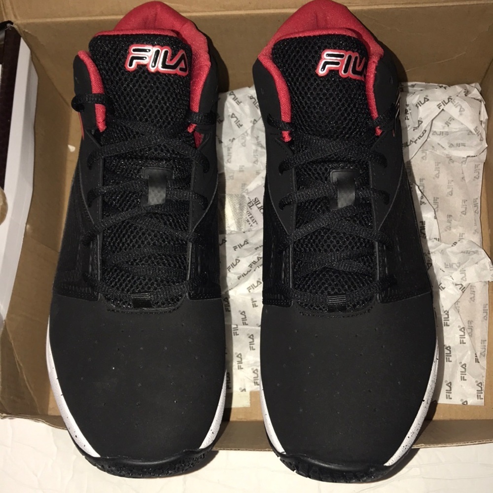 NIB Men’s Fila Breakaway 12 Sneakers